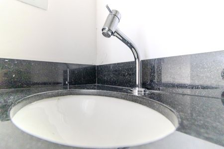 Banheiro de kitnet/studio para alugar com 1 quarto, 44m² em Centro Histórico de São Paulo, São Paulo