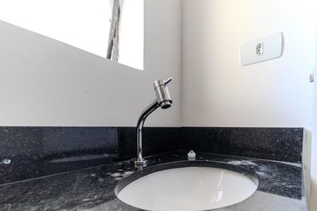 Banheiro de kitnet/studio para alugar com 1 quarto, 42m² em Centro Histórico de São Paulo, São Paulo