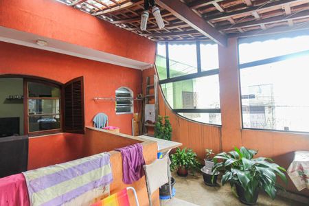 Casa à venda com 113m², 2 quartos e 1 vagaÁrea de Serviço