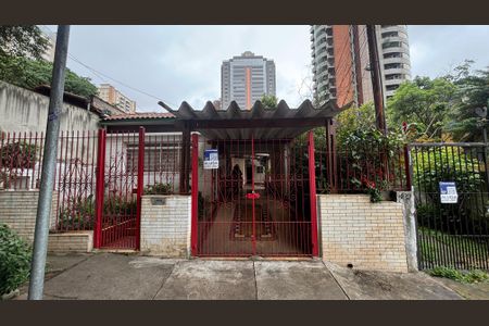 Casa para alugar com 50m², 2 quartos e 2 vagas Casa para alugar com 50m², 2 quartos e 2 vagasFachada