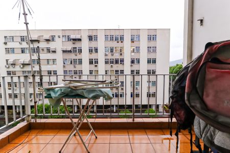 Apartamento à venda com 77m², 2 quartos e 1 vagavaranda Quarto  - Suíte