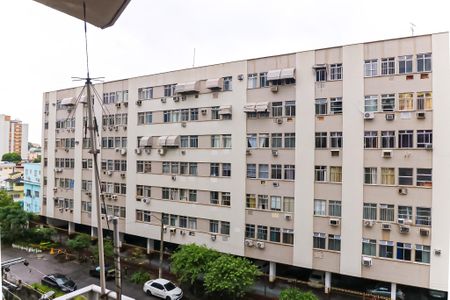 Apartamento à venda com 77m², 2 quartos e 1 vagavaranda Quarto  - Suíte