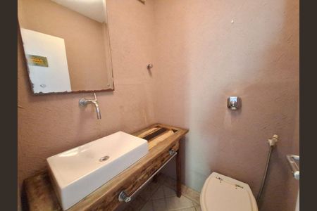 Casa à venda com 4 quartos, 280m² em Pendotiba, Niterói