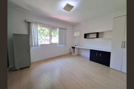 Casa à venda com 4 quartos, 280m² em Pendotiba, Niterói