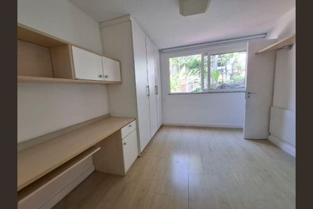 Casa à venda com 4 quartos, 280m² em Pendotiba, Niterói