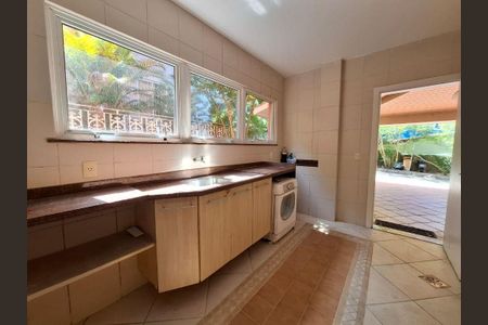 Casa à venda com 4 quartos, 280m² em Pendotiba, Niterói