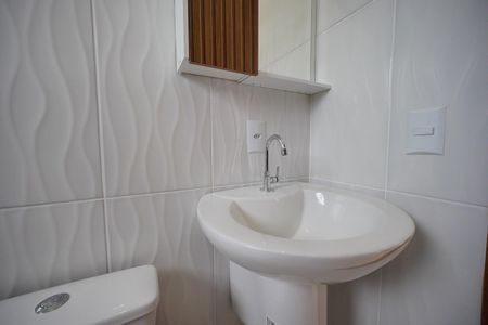 Casa de condomínio para alugar com 80m², 3 quartos e 2 vagasBanheiro