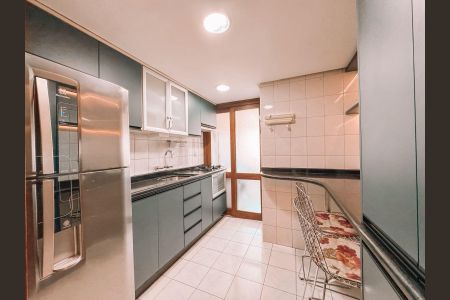 Apartamento para alugar com 82m², 2 quartos e 2 vagas Apartamento para alugar com 82m², 2 quartos e 2 vagasCozinha