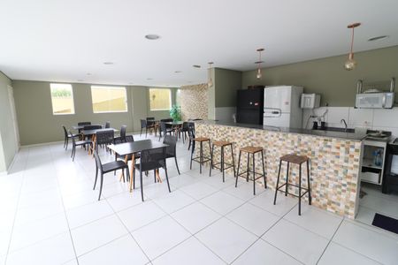 Apartamento para alugar com 65m², 2 quartos e 1 vagaÁrea comum - Salão de festas