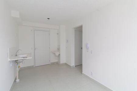 Sala/Cozinha de apartamento para alugar com 2 quartos, 34m² em Vila Carmosina, São Paulo