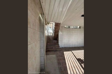 Casa à venda com 150m², 1 quarto e 2 vagas Casa à venda com 150m², 1 quarto e 2 vagasÁrea externa