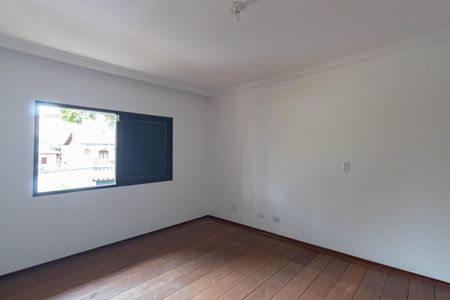 Casa à venda com 700m², 7 quartos e 8 vagasSuíte 3