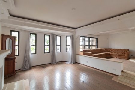 Casa à venda com 700m², 7 quartos e 8 vagasSala