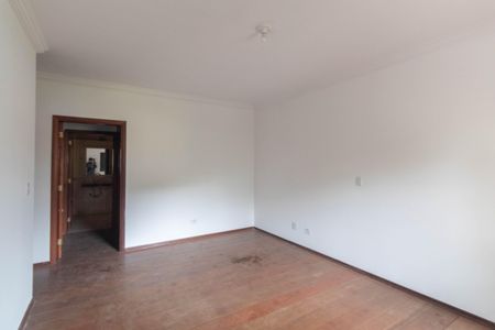 Casa à venda com 700m², 7 quartos e 8 vagasSuíte 4