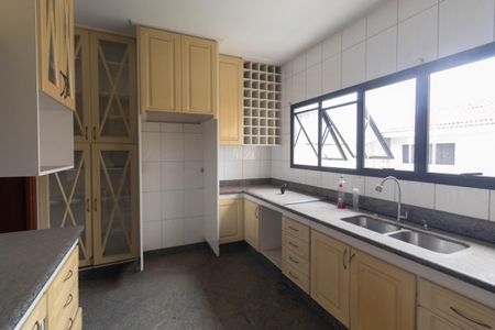 Casa à venda com 700m², 7 quartos e 8 vagasCozinha