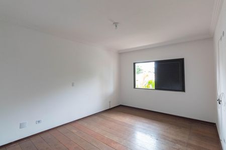 Casa à venda com 700m², 7 quartos e 8 vagasSuíte 4