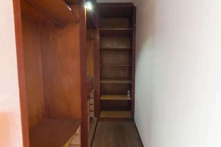 Casa à venda com 700m², 7 quartos e 8 vagasCloset da suíte 1