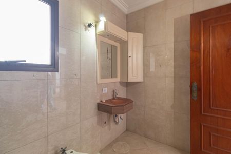 Casa à venda com 700m², 7 quartos e 8 vagasBanheiro da Suíte 2