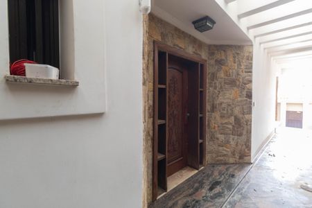 Casa à venda com 700m², 7 quartos e 8 vagasEntrada