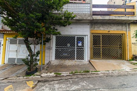 Casa à venda com 88m², 2 quartos e 1 vaga Casa à venda com 88m², 2 quartos e 1 vagaFachada + Placa