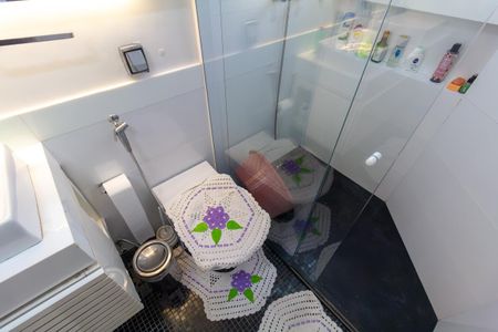 Apartamento à venda com 232m², 3 quartos e 2 vagas Apartamento à venda com 232m², 3 quartos e 2 vagasBanheiro 2