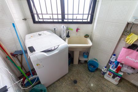 Apartamento à venda com 232m², 3 quartos e 2 vagas Apartamento à venda com 232m², 3 quartos e 2 vagasÁrea de Serviço