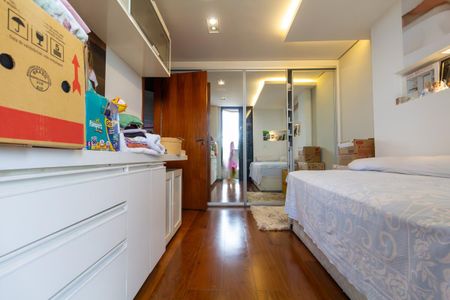 Apartamento à venda com 232m², 3 quartos e 2 vagas Apartamento à venda com 232m², 3 quartos e 2 vagasQuarto 2