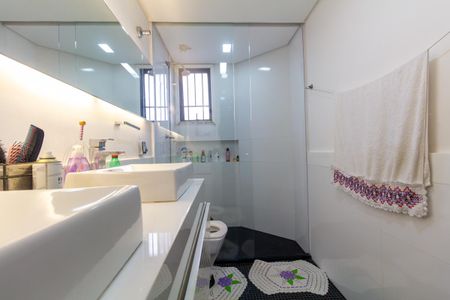 Apartamento à venda com 232m², 3 quartos e 2 vagas Apartamento à venda com 232m², 3 quartos e 2 vagasBanheiro 2