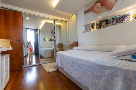 Apartamento à venda com 232m², 3 quartos e 2 vagas Apartamento à venda com 232m², 3 quartos e 2 vagasQuarto 2