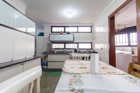 Apartamento à venda com 232m², 3 quartos e 2 vagas Apartamento à venda com 232m², 3 quartos e 2 vagasCozinha