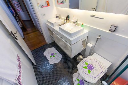 Apartamento à venda com 232m², 3 quartos e 2 vagas Apartamento à venda com 232m², 3 quartos e 2 vagasBanheiro 2