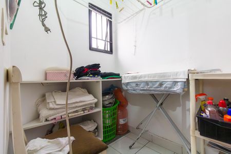 Apartamento à venda com 232m², 3 quartos e 2 vagas Apartamento à venda com 232m², 3 quartos e 2 vagasDispensa