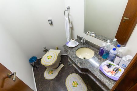 Apartamento à venda com 232m², 3 quartos e 2 vagas Apartamento à venda com 232m², 3 quartos e 2 vagasLavabo