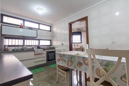 Apartamento à venda com 232m², 3 quartos e 2 vagas Apartamento à venda com 232m², 3 quartos e 2 vagasCozinha