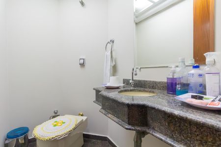 Apartamento à venda com 232m², 3 quartos e 2 vagas Apartamento à venda com 232m², 3 quartos e 2 vagasLavabo