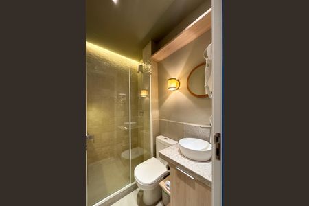 Banheiro de apartamento à venda com 1 quarto, 23m² em Copacabana, Rio de Janeiro