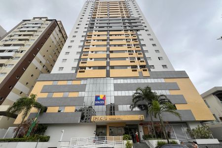 Apartamento para alugar com 70m², 2 quartos e 1 vagaFachada