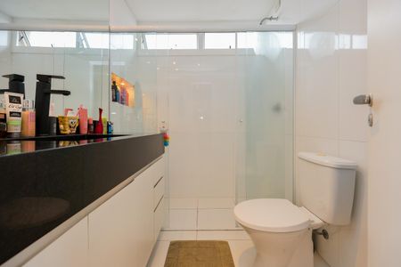 Apartamento à venda com 84m², 1 quarto e 2 vagasBanheiro da Suíte