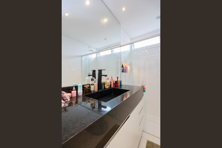 Apartamento à venda com 84m², 1 quarto e 2 vagasBanheiro da Suíte