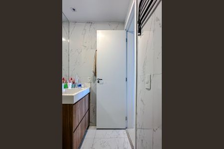 Apartamento para alugar com 75m², 2 quartos e 1 vaga Apartamento para alugar com 75m², 2 quartos e 1 vagaBanheiro da Suíte