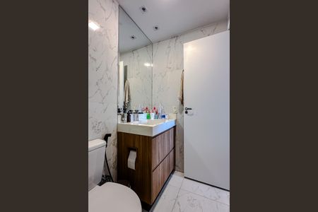 Apartamento para alugar com 75m², 2 quartos e 1 vaga Apartamento para alugar com 75m², 2 quartos e 1 vagaBanheiro da Suíte