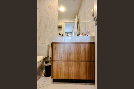 Apartamento para alugar com 75m², 2 quartos e 1 vaga Apartamento para alugar com 75m², 2 quartos e 1 vagaBanheiro da Suíte