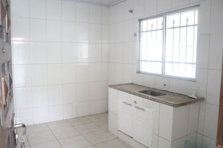 Casa para alugar com 70m², 1 quarto e 2 vagasCozinha