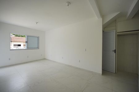 Sala de casa de condomínio para alugar com 3 quartos, 80m² em Jardim Atlântico, Florianópolis