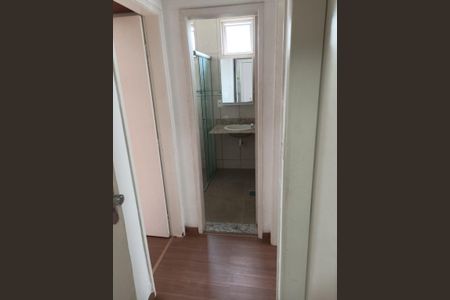 Corredor de apartamento para alugar com 3 quartos, 77m² em Santa Efigênia, Belo Horizonte