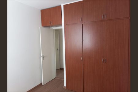 Quarto de apartamento para alugar com 3 quartos, 77m² em Santa Efigênia, Belo Horizonte