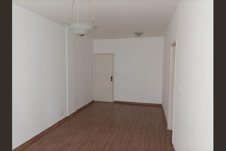 Sala de apartamento para alugar com 3 quartos, 77m² em Santa Efigênia, Belo Horizonte