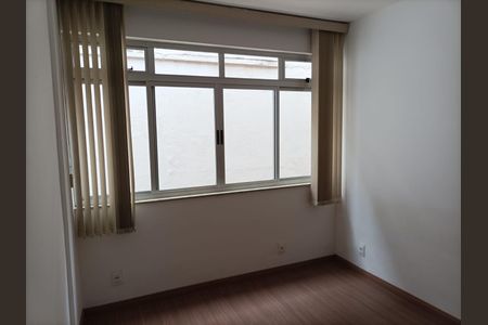 Quarto de apartamento para alugar com 3 quartos, 77m² em Santa Efigênia, Belo Horizonte