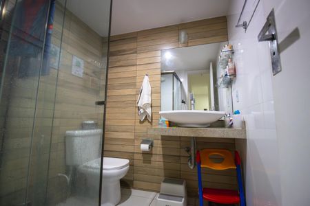 Apartamento à venda com 69m², 2 quartos e 1 vaga Apartamento à venda com 69m², 2 quartos e 1 vagaBanheiro