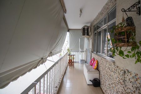 Apartamento à venda com 69m², 2 quartos e 1 vaga Apartamento à venda com 69m², 2 quartos e 1 vagaVaranda da Sala